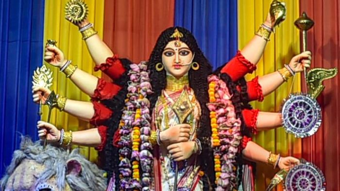 শারদীয়ার আনন্দে মেতেছেন ওপার বাংলার মানুষরাও