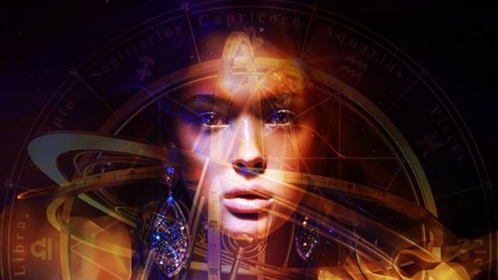 এই ৪ লক্ষণ থাকলে বুঝবেন এই নারীরা অত্যন্ত ভাগ্যবতী