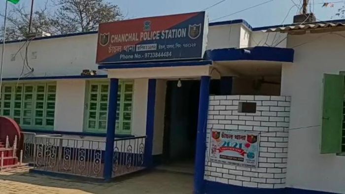 বধূ হত্যায় স্বামী, ননদ, শাশুড়িকে খুঁজছে পুলিশ