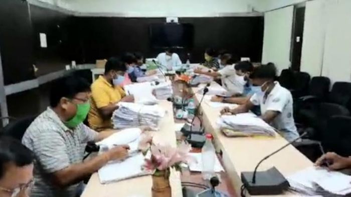 রেকর্ড গড়ার পথে