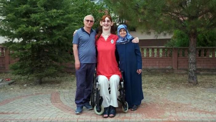 পৃথিবীর সবচেয়ে লম্বা মহিলা