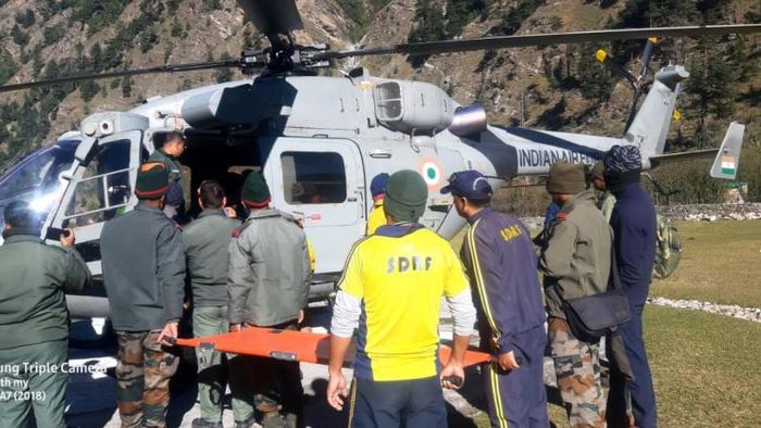 উদ্ধারকাজ চলছে