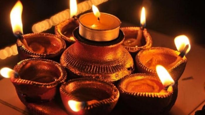 লক্ষ্মী আসুক ঘরে