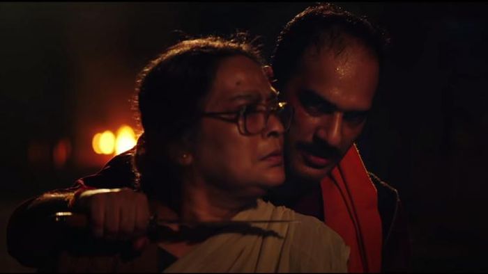 ছবির একটি দৃশ্যে স্বাতীলেখা সেনগুপ্ত এবং ঋত্বিক চক্রবর্তী