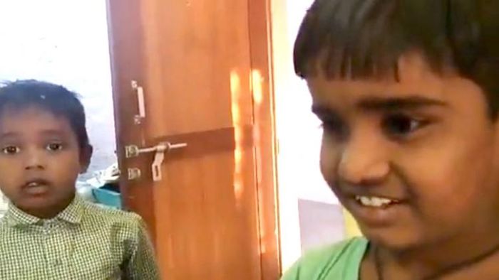 পুলিশের দ্বারস্থ দুই শিশু