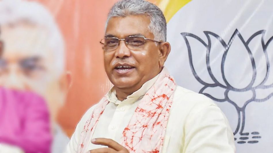 'গোয়াতেও এমন ট্রিটমেন্ট না হয়,' ত্রিপুরা প্রসঙ্গে কটাক্ষ দিলীপের 'গোয়াতেও এমন ট্রিটমেন্ট না হয়,' ত্রিপুরা প্রসঙ্গে কটাক্ষ দিলীপের