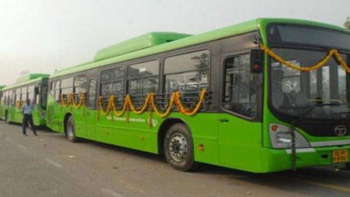 রাজ্যে ধুঁকতে থাকা বাসশিল্প আর পরিবেশ— দুটোকেই বাঁচাতে এবার কমপ্রেস্ড ন্যাচারাল গ্যাসের ‘দাওয়াই’ দিল রাজ্য সরকার।