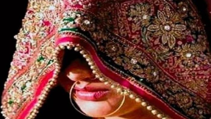 মেয়ের বরে নজর মায়ের