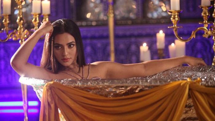 নুসরত ফারিয়া