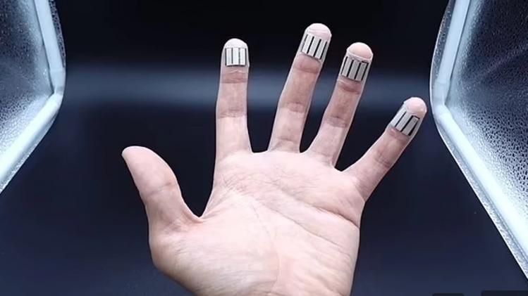 আঙুলের আকৃতিই বলে দেবে ব্যক্তিত্ব কেমন! জানুন মানুষ চেনার সহজ উপায়  