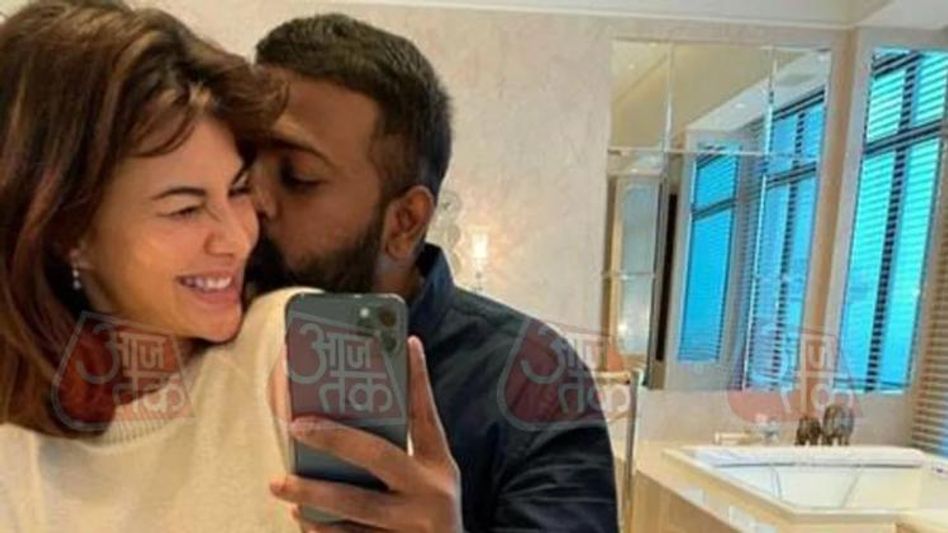 জড়িয়ে জ্যাকলিনকে চুমু সুকেশের! ED-র হাতে নতুন ছবি জড়িয়ে জ্যাকলিনকে চুমু সুকেশের! ED-র হাতে নতুন ছবি