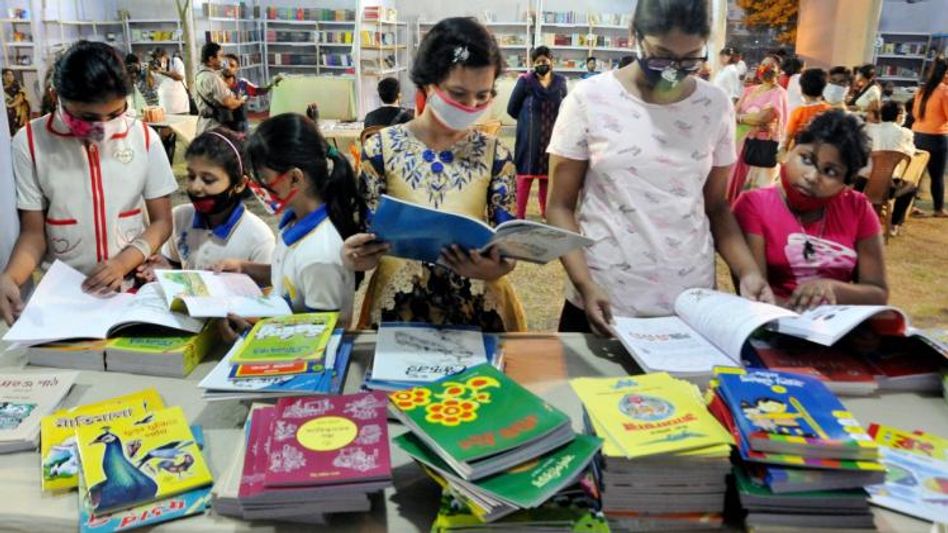 একুশের হতাশা কাটিয়ে ৩১ জানুয়ারি থেকে বইমেলা, শুরু প্রস্তুতি একুশের হতাশা কাটিয়ে ৩১ জানুয়ারি থেকে বইমেলা, শুরু প্রস্তুতি