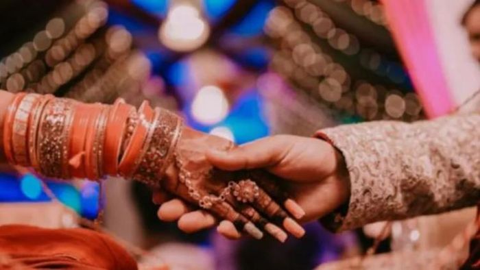 রাশিচক্র অনুসারে বিচার করলে উপযুক্ত শ্বশুরবাড়িও খুঁজে পাওয়া সম্ভব।