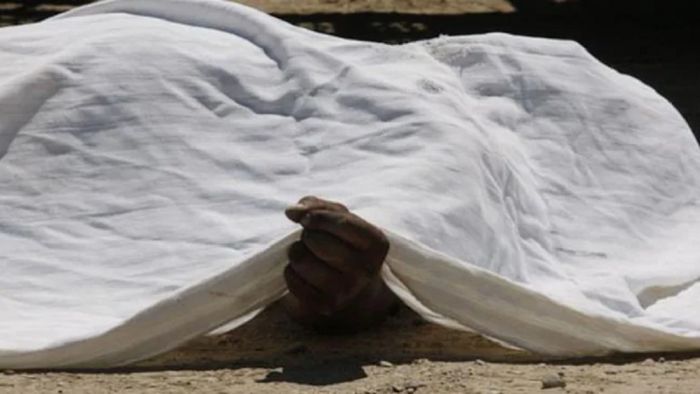 মা উড়ালপুল থেকে ঝাঁপ দিলেন এক ব্যক্তি