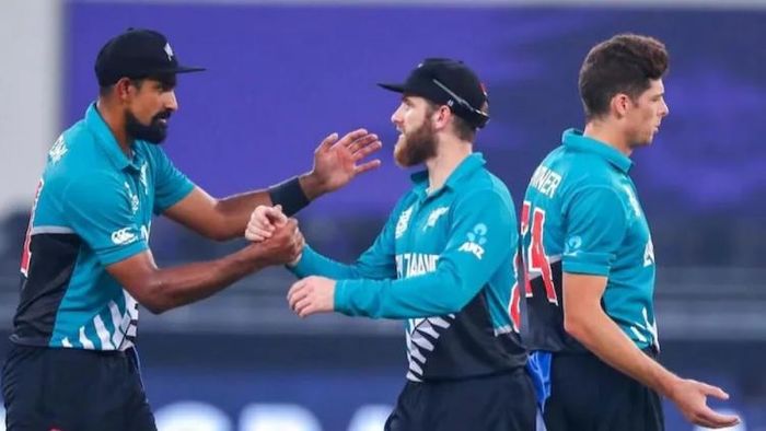 এগিয়ে নিউজিল্যান্ড