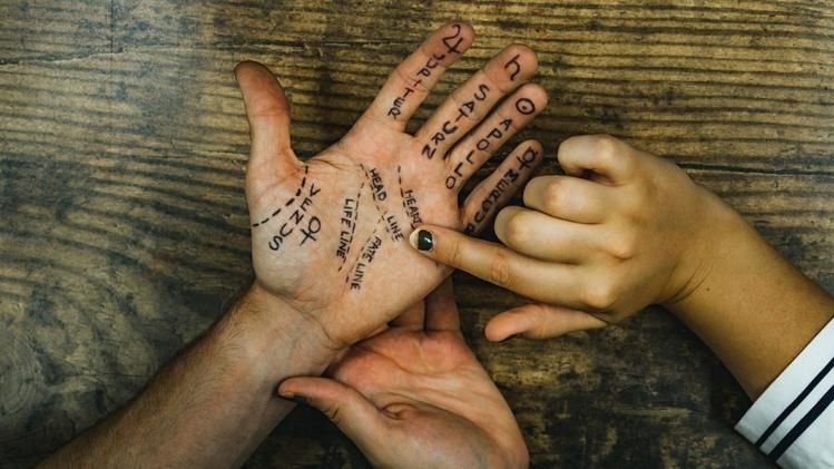 Palmistry: কত ধনী হবেন আপনি, বলে দেবে হাতের এই রেখাগুলি