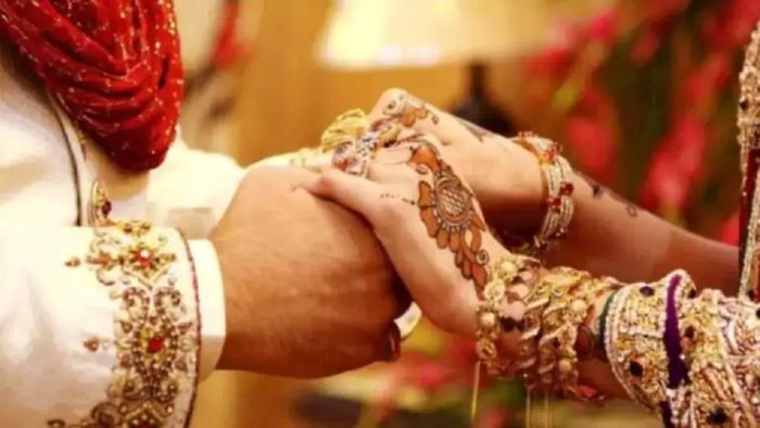 হবু স্ত্রীর শারীরিক গঠন সম্পর্কে জানতে চেয়েছে বিতর্কে এক যুবক (প্রতীকী ছবি)