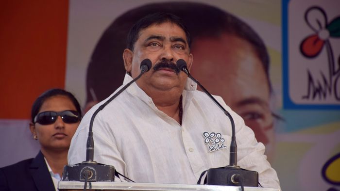 বীরভূম জেলা তৃণমূল সভাপতি অনুব্রত মণ্ডল