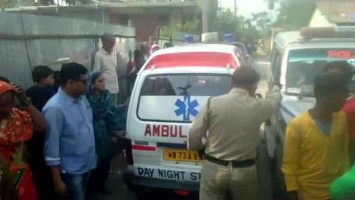 মৃতদেহ ঘিরে উত্তেজনা