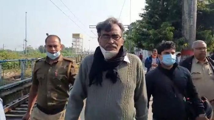 এনজেপি স্টেশনে সূর্যকান্ত মিশ্র