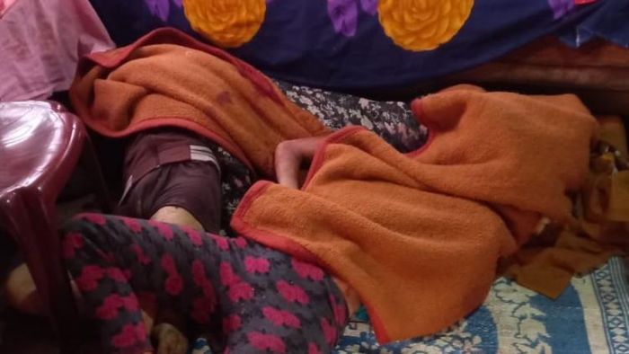 বিছানায় স্বামী-স্ত্রীর মৃতদেহ