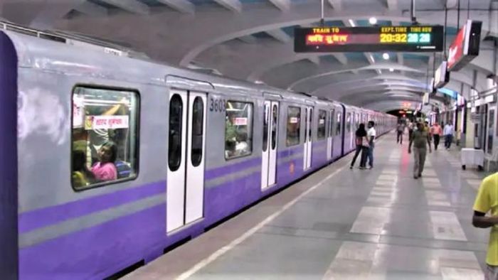 আরও বেশি করে ট্রেন চালানোর সিদ্ধান্ত কলকাতা মেট্রোর (প্রতীকী ছবি)