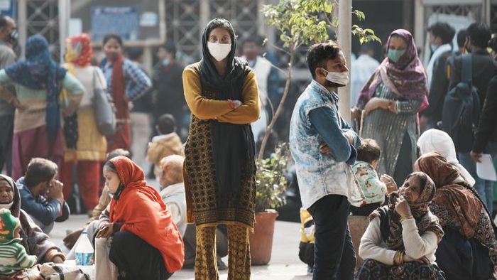 ওমিক্রণে সংক্রমিতের সংখ্যা বাডড়ছে (ছবিটি প্রতীকী)