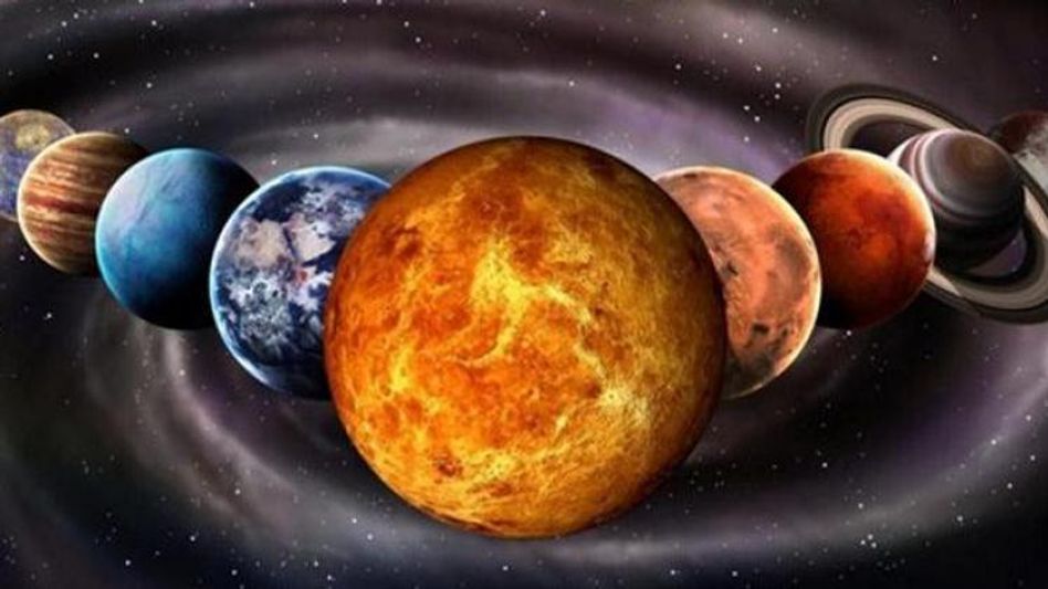 Zodiac: শুক্রের কৃপায় বছরের শুরুতে ভাগ্য সপ্তমে থাকবে এই ৪ রাশির Zodiac: শুক্রের কৃপায় বছরের শুরুতে ভাগ্য সপ্তমে থাকবে এই ৪ রাশির