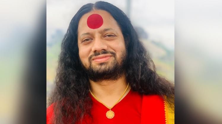 'গান্ধির হত্যাকারী নাথুরামকে প্রণাম', স্বঘোষিত ধর্মগুরুর মন্তব্যে বিতর্ক