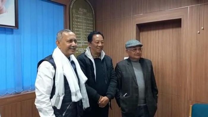 আরও কাছাকাছি