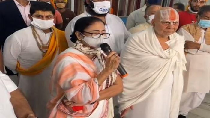 গঙ্গাসাগরে মমতা বন্দ্যোপাধ্যায়