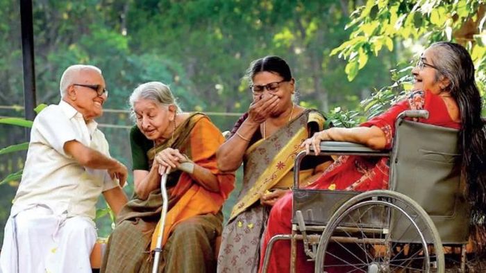 শীতের সময় প্রবীণদের মেনে চলতে হবে কিছু নিয়ম (প্রতীকী ছবি)