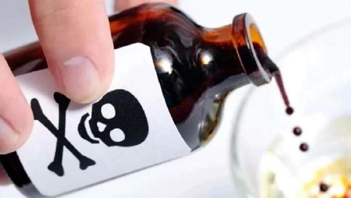 স্ত্রীকে বিষ মেশানো খাবার খাইয়ে খুনের অভিযোগ (প্রতীকী ছবি)