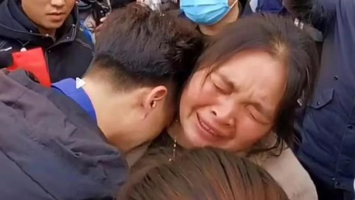 মা-ছেলের সাক্ষাতের মুহূর্ত