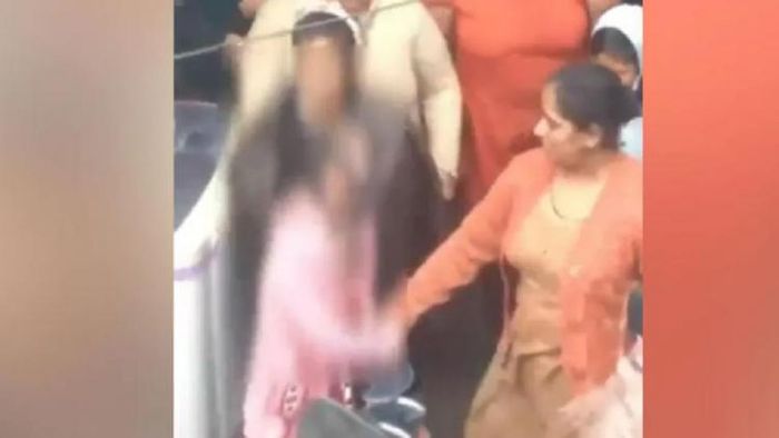 গণধর্ষণের পর রাস্তায় ঘোরান হচ্ছে মহিলাকে