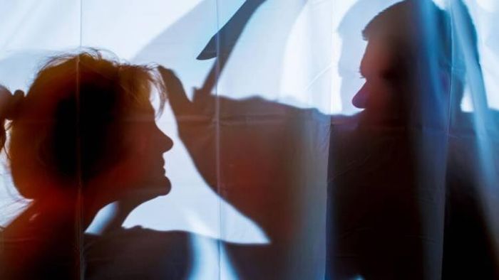 হুগলিতে তরুণীর ওপর অ্যাসিড হামলার অভিযোগ (প্রতীকী ছবি)