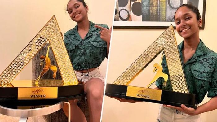 ট্রফি হাতে সৌম্য়া কাম্বলে