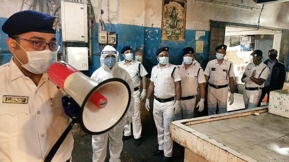 WhatsApp-এ কলকাতা পুলিশে অভিযোগ, কোন থানার কোন নম্বর দেখে নিন WhatsApp-এ কলকাতা পুলিশে অভিযোগ, কোন থানার কোন নম্বর দেখে নিন