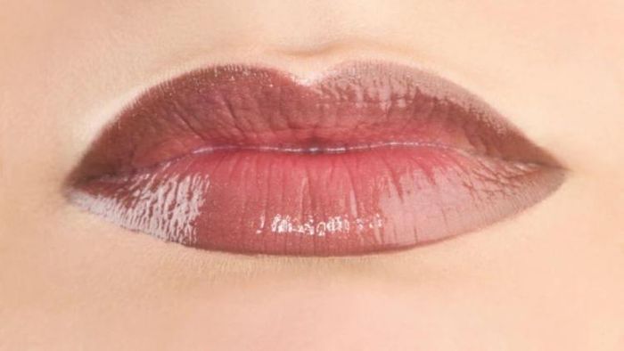 ঠোঁটের যত্ন নিতে হবে (প্রতীকী ছবি)