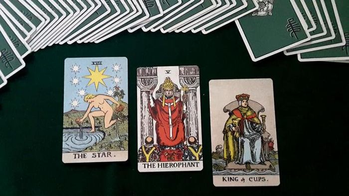 আজকের ট্যারো কার্ড গণনা