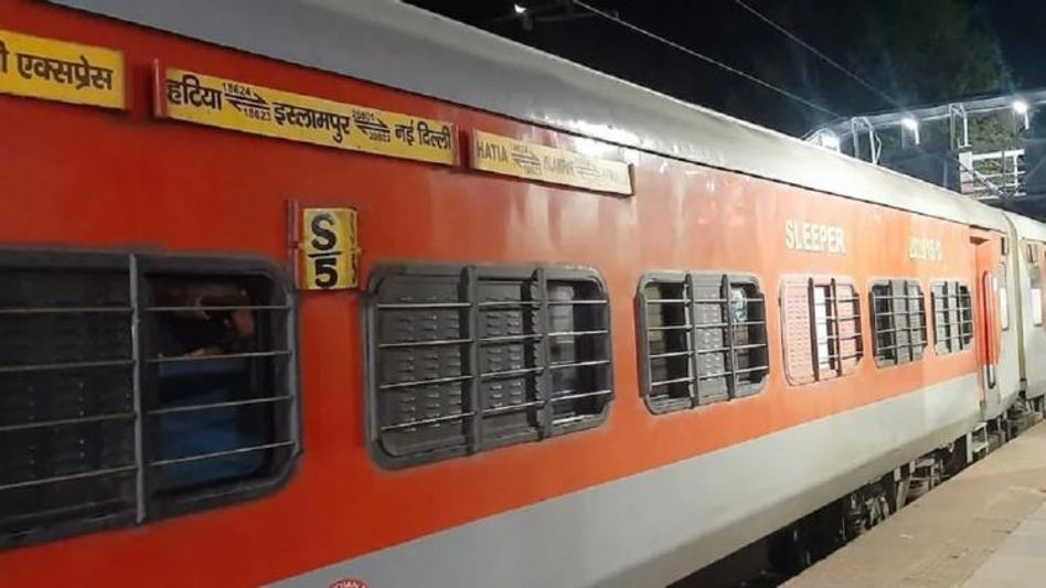 রেল লাইনে বিস্ফোরণ মাওবাদীদের, হাওড়া-দিল্লি লাইনে প্রভাবিত ট্রেন চলাচল রেল লাইনে বিস্ফোরণ মাওবাদীদের, হাওড়া-দিল্লি লাইনে প্রভাবিত ট্রেন চলাচল