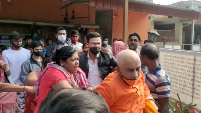 নিউটাউনের রামকৃষ্ণ সেবা মিশনে ধুন্ধুমার।