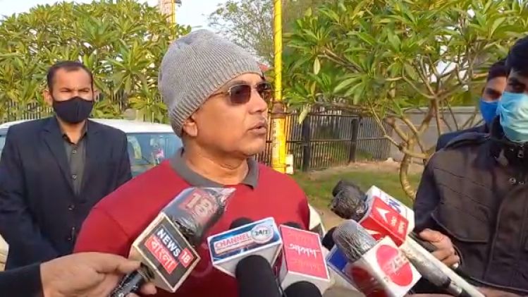 'পুরভোট  বন্ধ না করে দেয়,' নবান্নকে কটাক্ষ দিলীপের