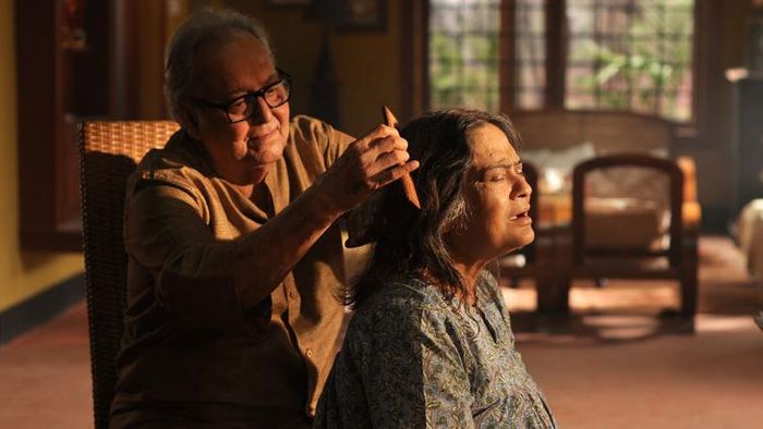 'বেলা শুরু' ছবির নেপথ্য দৃশ্যে সৌমিত্র চট্টোপাধ্যায় ও স্বাতীলেখা সেনগুপ্ত