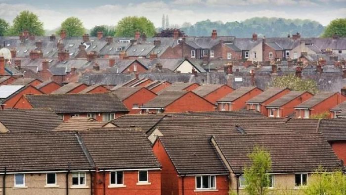 বাস্তু অনুসারে বাড়ির ছাদে বেশ কিছু জিনিস রাখা ঠিক নয় (প্রতীকী ছবি)