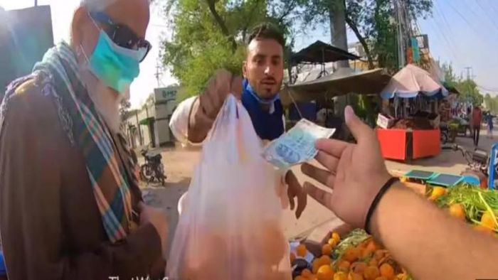 ভারতীয় টাকা নিয়ে পাকিস্তানে কেনাকাটা