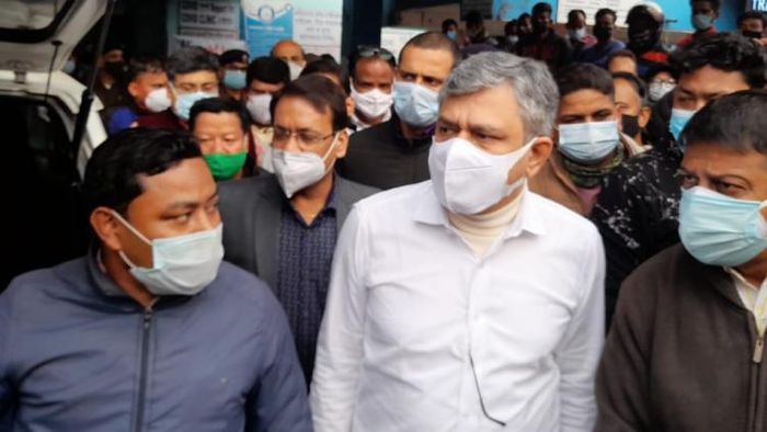 দুর্ঘটনাস্থলে রেলমন্ত্রী।