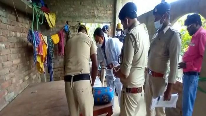 ঘটনাস্থল পরিদর্শন ফরেনসিক দলের