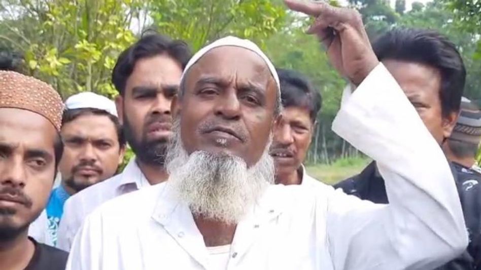 SIT মানছি না, তদন্তকারীদের সামনেই প্রত্যাখ্যান অনিসের বাবার SIT মানছি না, তদন্তকারীদের সামনেই প্রত্যাখ্যান অনিসের বাবার