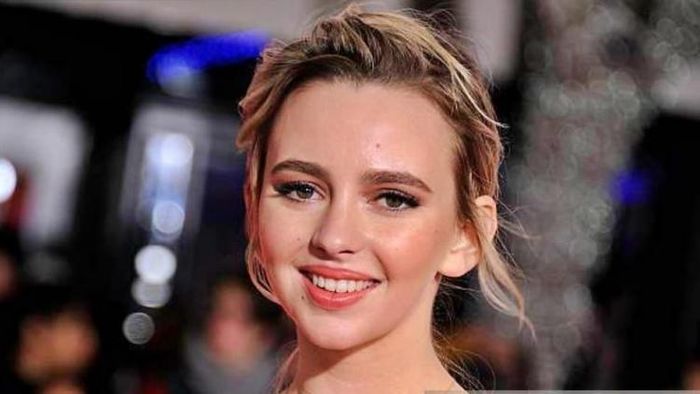 অভিনেত্রী নাতাশা বাসেট